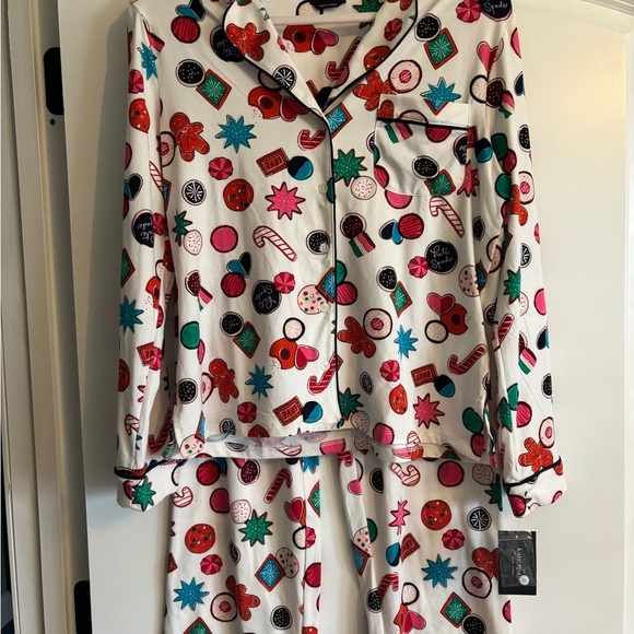 NWT women’s Kate Spade 2-piece Christmas holiday soft button up pajamas small - Picture 1 of 9